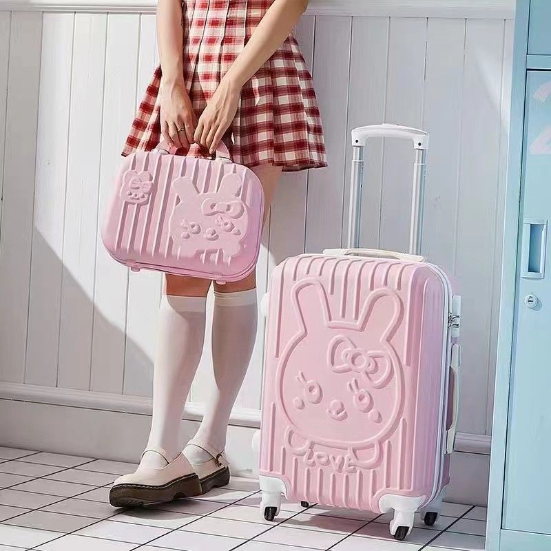 Companheira de viagem chique: maleta de meninas com maquiagem para aventuras elegantes