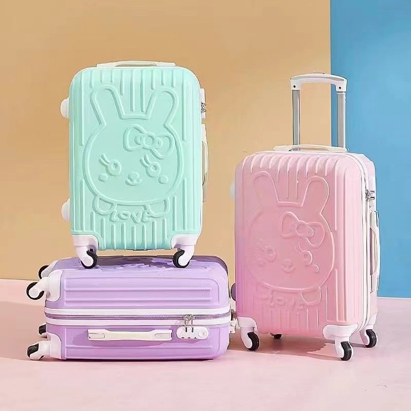 Companheira de viagem chique: maleta de meninas com maquiagem para aventuras elegantes