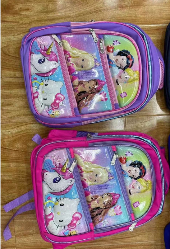Novas mochilas de três peças para alunos do Ensino Fundamental 2o e 5o anos