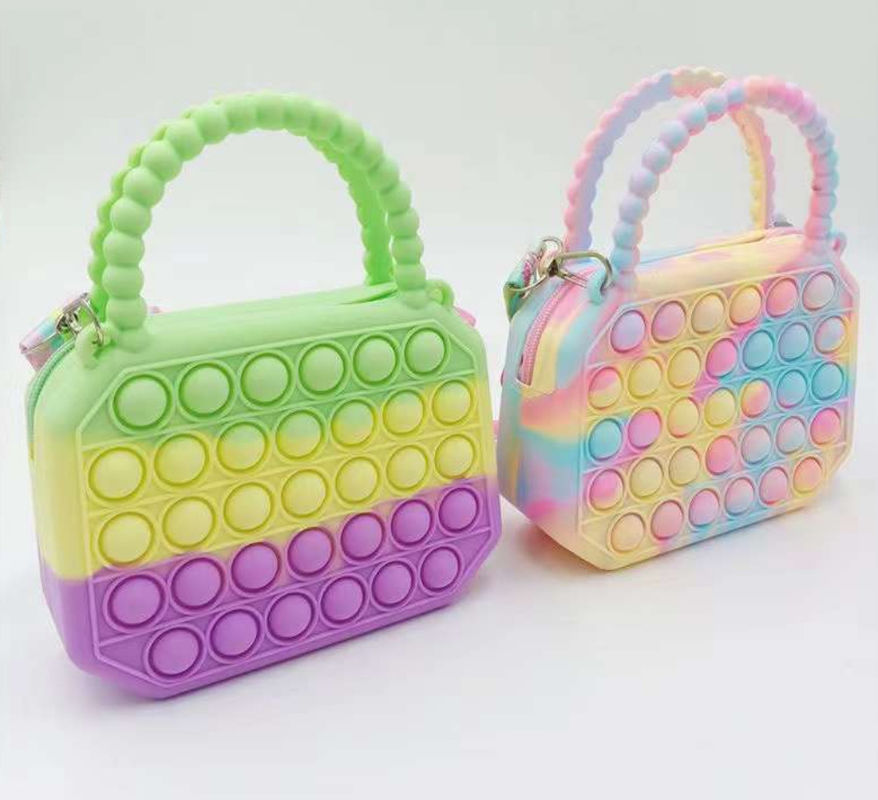 Fábrica direta Octagonal Arco-íris Cores Bolsa de moedas de silicone Espremimento flexível com fecho e bolsa de bolso Cadeia Bolsa de moedas