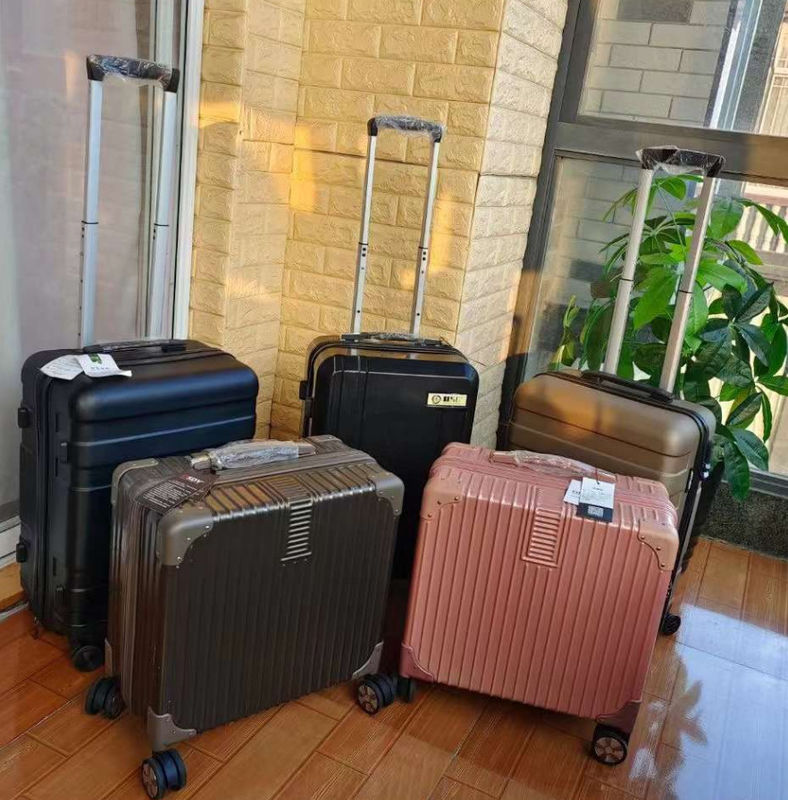 Setes de bagagem de 3pcs ABS bagagem de lado duro com rodas giratórias TSA fechadura de peso leve durável família de viagem maleta de conjunto
