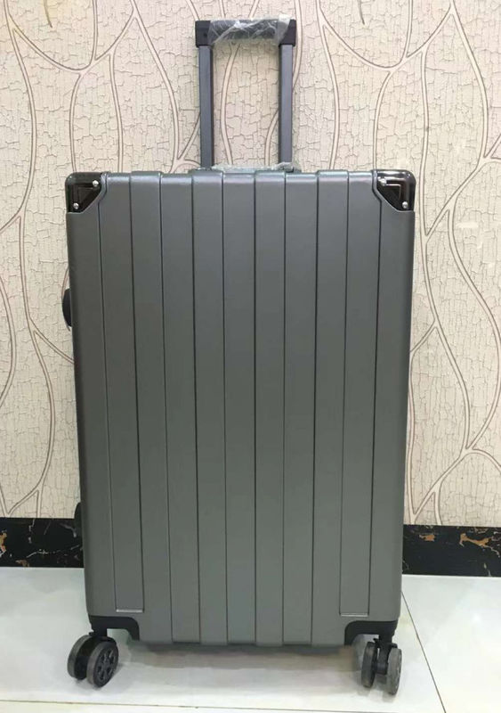 Bagagem Carregar em bagagem maletas conjuntos de maleta personalizada venda a quente de alumínio 28 polegadas giratório Unisex
