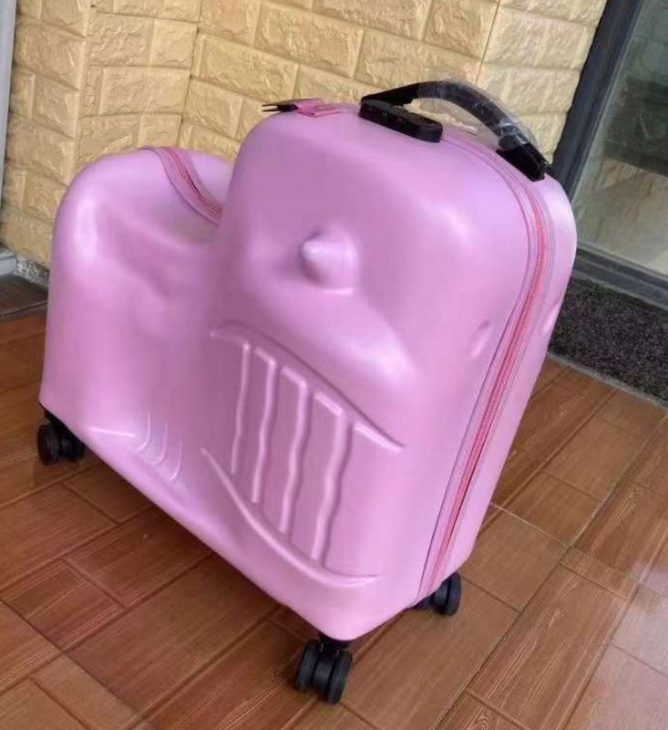 Crianças Caminhão sentável Caixa de ciclismo Maleta de desenho animado Bagagem 24 polegadas Um Caminhão de bebê montável Crianças Rodante Pequeno