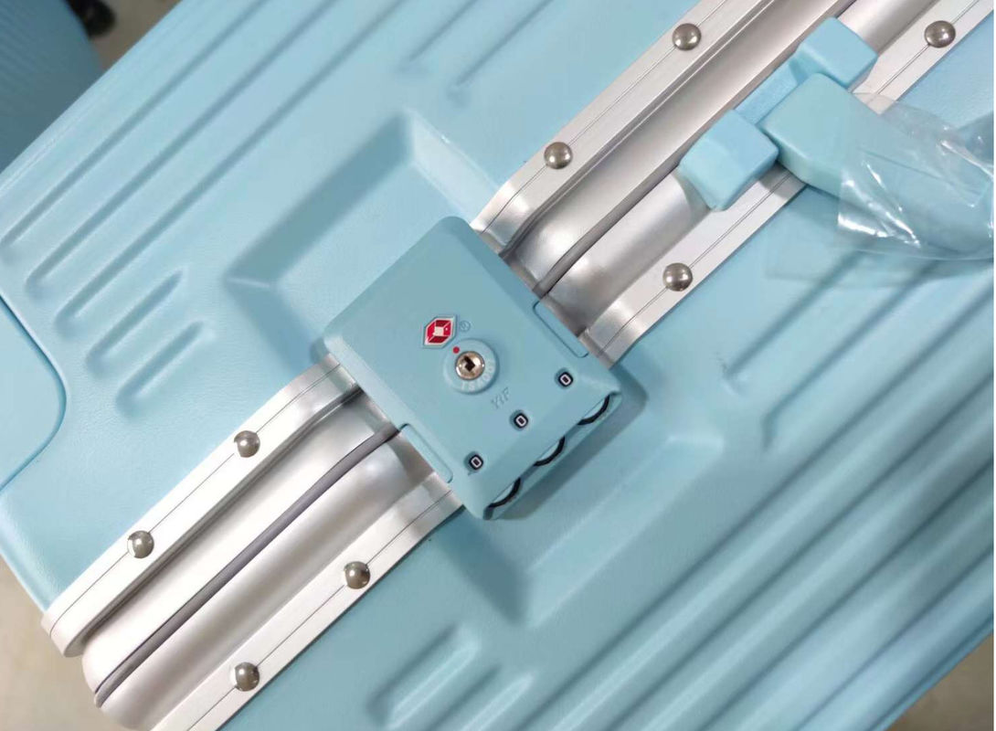Estrutura de alumínio bagagem de estoque design de moda 6 cores alta capacidade venda quente 3 tamanhos ABS + PC material sem peso duro