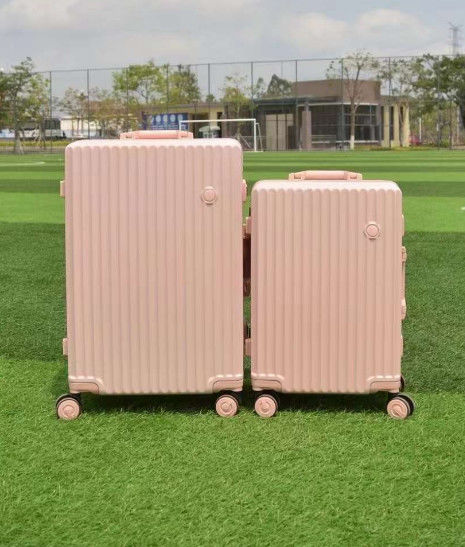 Preço de fábrica PC Maleta de bagagem Multicolor TSA Maleta de viagem impermeável Porta-malas para homens Mulheres família